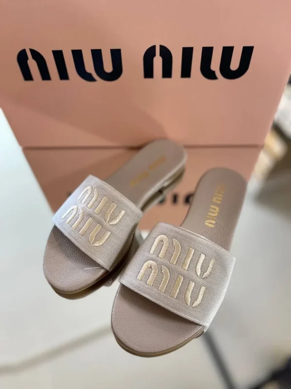 Nilu flat sandal - Image 2