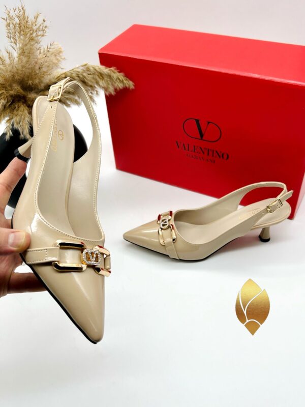 V Hus Heels