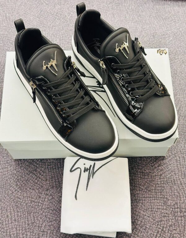 SIGNITURE SNEAKERS - Image 2