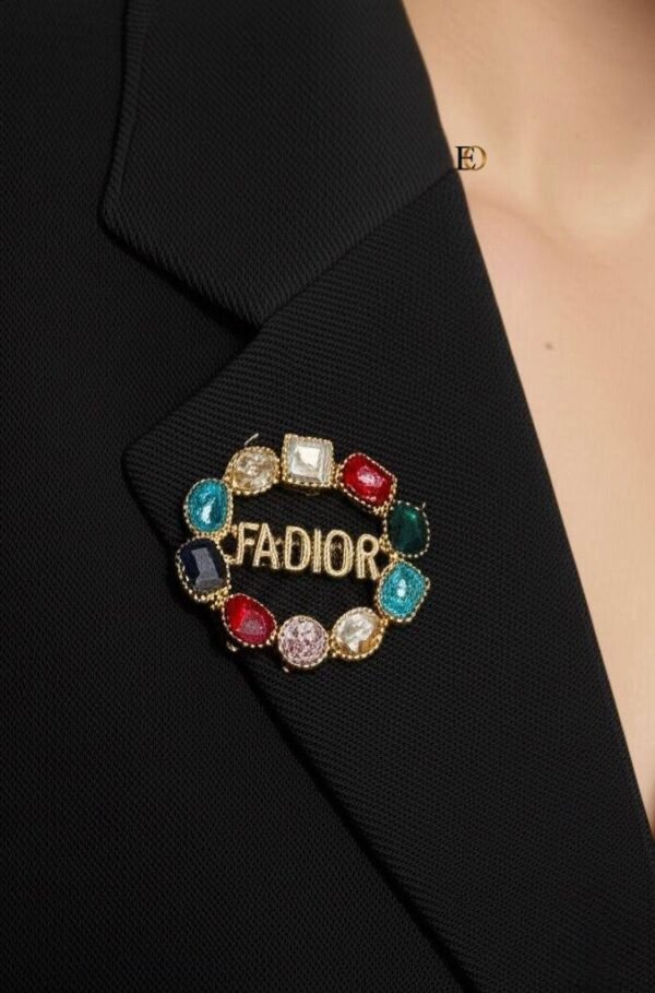 Elegant Brooch - Image 2