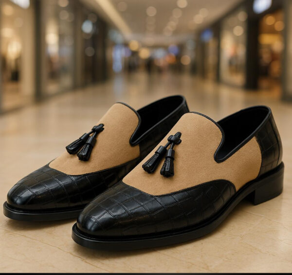 Tied Gentlemen Shoes